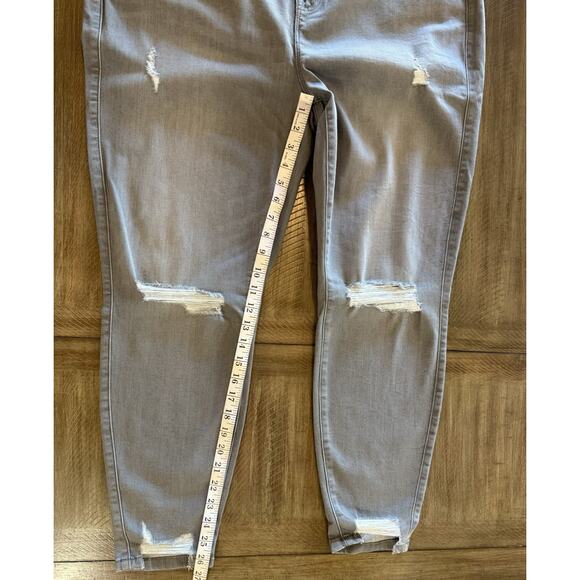 NWT Torrid Bombshell Gray Distressed Skinny Super Soft Jeans Plus Size 22R NEW - Picture 10 of 16